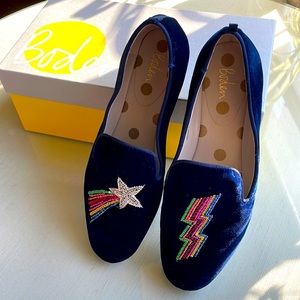 Boden sz 37 velvet flat